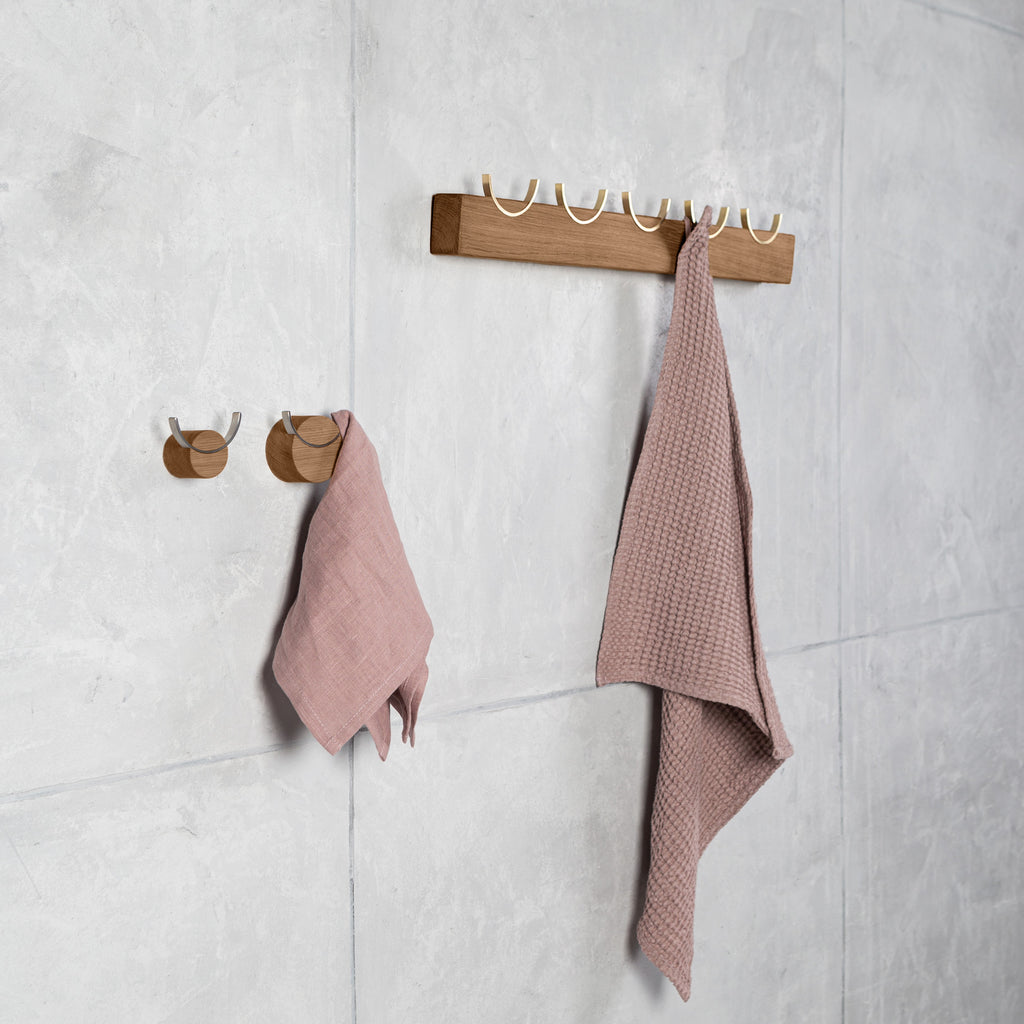 Wandhaken DEER | Eichenholz in Walnussfarbe, Edelstahl