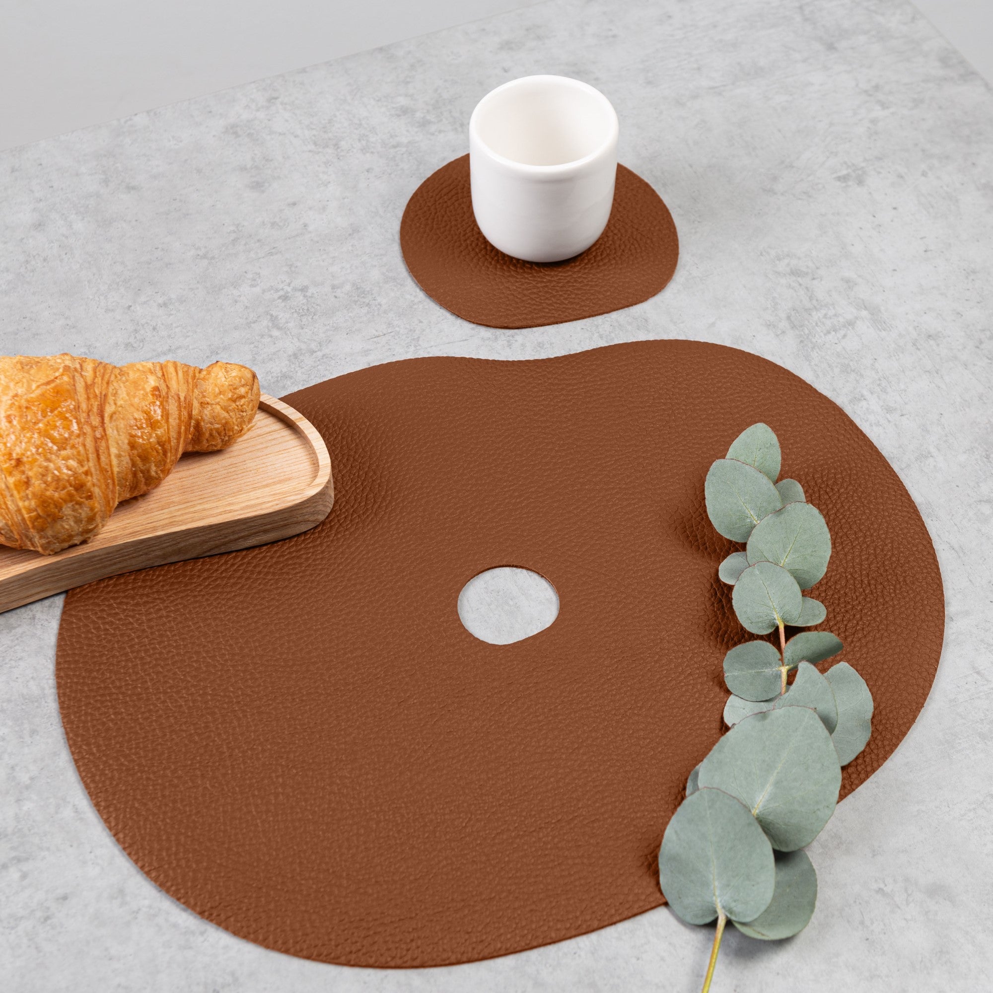 Platzset und Untersetzer in Rostbraun aus Naturleder