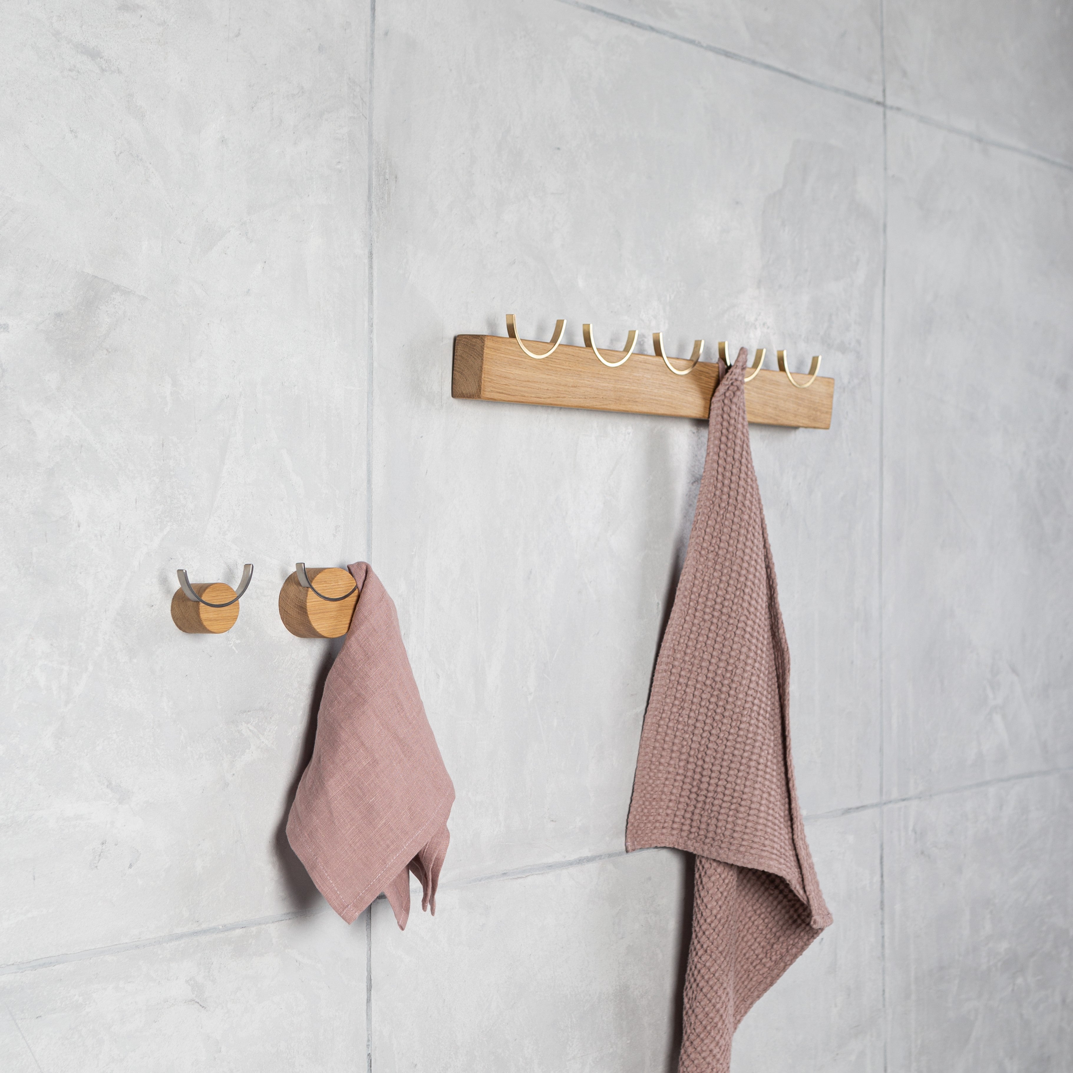 Wandgarderobe DEER | Eichenholz oder nussbaumfarbenes Eichenholz